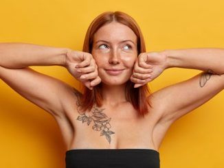 Cómo cuidar y proteger los tatuajes en verano