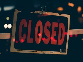 España es el país entre los grandes de Europa que mejor está vacunando y a la vez de los que mantiene restricciones más altas