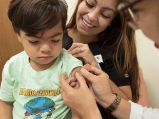 El debate de las vacunas COVID para niños está a punto de empezar: lo que sabemos de la tecnología de ARNm frente a las que ya están en el calendario vacunal