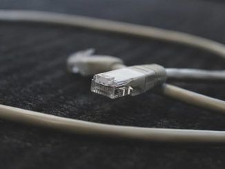 Por qué millones de móviles, PCs, Smart TVs e incluso PS3 y Kindle desactualizados pueden quedarse sin internet desde hoy