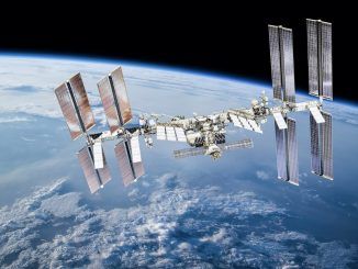 La primera película en el espacio ya se está grabando: la actriz y el director ruso han llegado a la Estación Espacial Internacional
