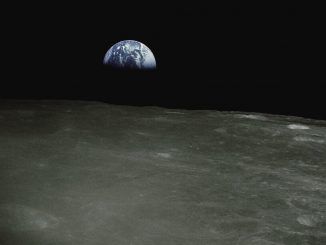 Además de la Luna hay más cuerpos celestes alrededor de la Tierra: qué son las Nubes de Kordylewski y qué sabemos de su existencia