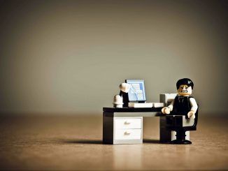 Es 2021 y sigue dándome miedo usar espacios en los nombres de ficheros