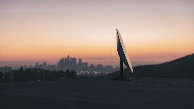 La otra carrera espacial del internet satelital: por qué Starlink, Amazon y Boeing perderán su licencia si no despliegan su red a tiempo