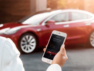 No puedo abrir mi Tesla: que una app móvil sea la alternativa de la llave de toda la vida tiene sus riesgos