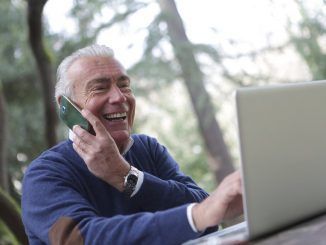 Tecnología para adultos mayores: 27 gadgets que pueden ayudarles en el día a día