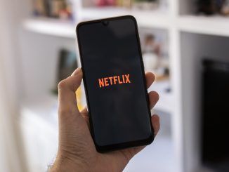 Netflix imita a TikTok para atraer al público joven: prepara una función de vídeos cortos para promocionar sus contenidos, según Bloomberg