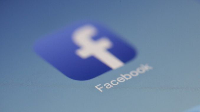 Meta enriquece los grupos de Facebook y hace que se parezcan más a Discord con opciones y personalización extra