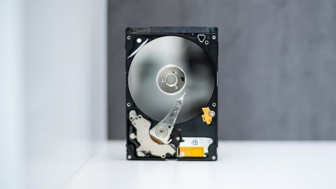 Los discos duros acaban fallando, pero puedes evitar el desastre con la estrategia 3-2-1 de backups