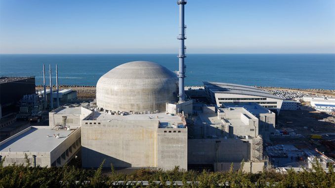 Francia relanzará «por primera vez en décadas la construcción de reactores nucleares»