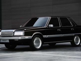 Hyundai reconvierte un clásico de 1986 en eléctrico: una berlina de hace 35 años con tecnología de 2021