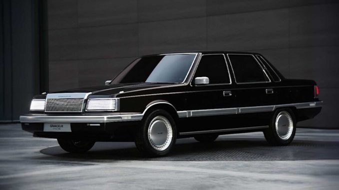 Hyundai reconvierte un clásico de 1986 en eléctrico: una berlina de hace 35 años con tecnología de 2021