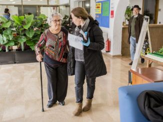 El 20% de los españoles mayores de 50 años es cuidador