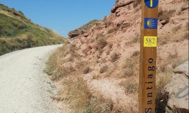 ¿Quieres hacer el Camino de Santiago? contacta con Santiago Ways, la agencia líder en viajes de senderismo