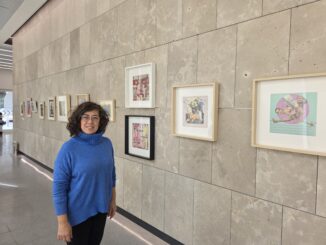 Quirónsalud Málaga pone en marcha una exposición de obras collage que recorre el proceso del cáncer desde la perspectiva de una paciente