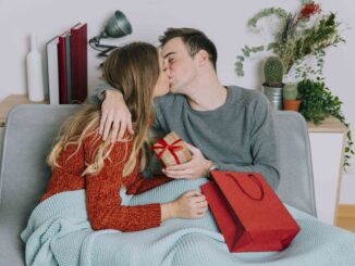Ocho de cada diez españoles, con pareja, se harán regalos por San Valentín, gastándose una media de 161 euros