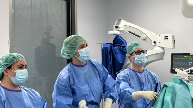 El Hospital Quirónsalud Córdoba incorpora una cirugía avanzada de alta complejidad para tratar las luxaciones recurrentes de hombro